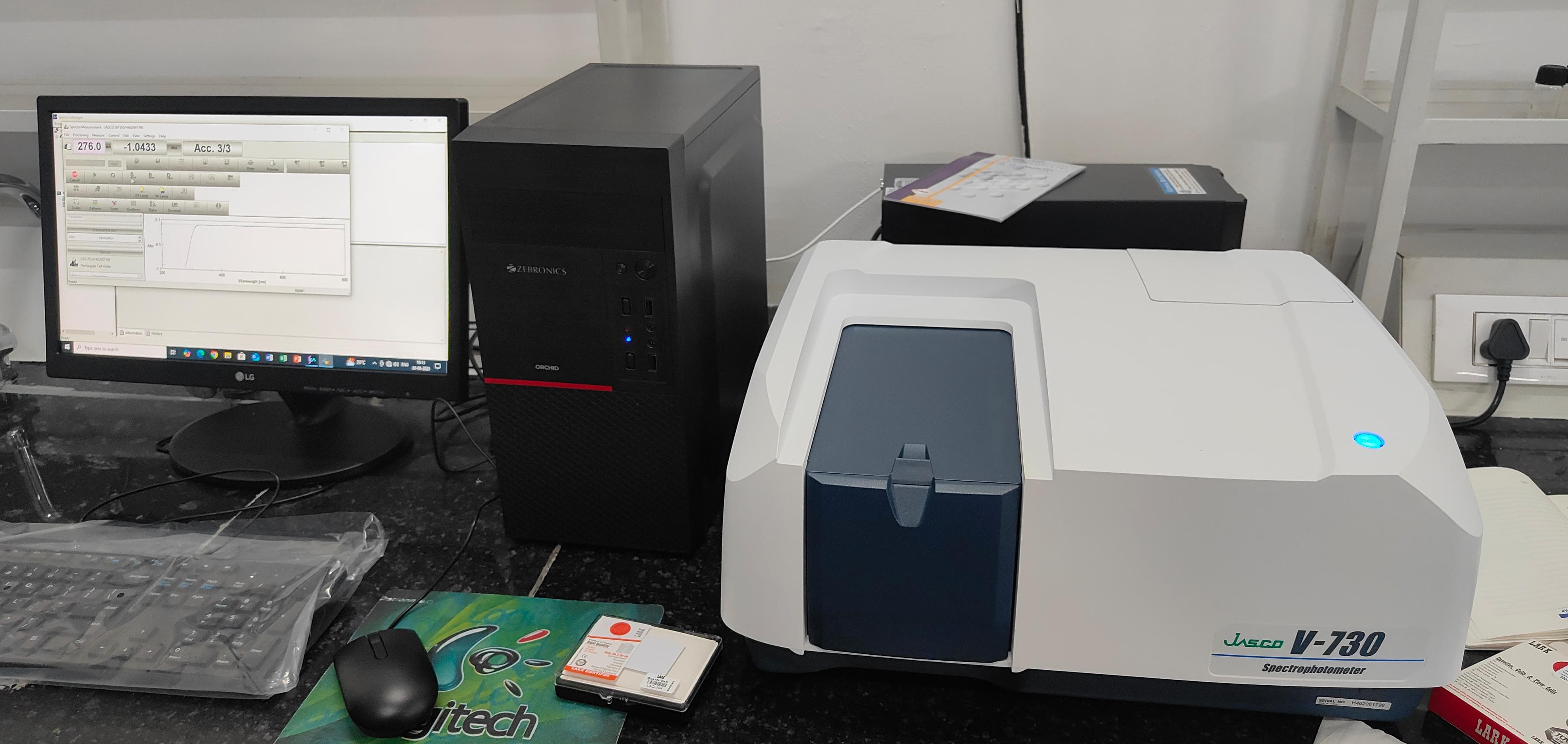 UV-Vis Spectrophotometer